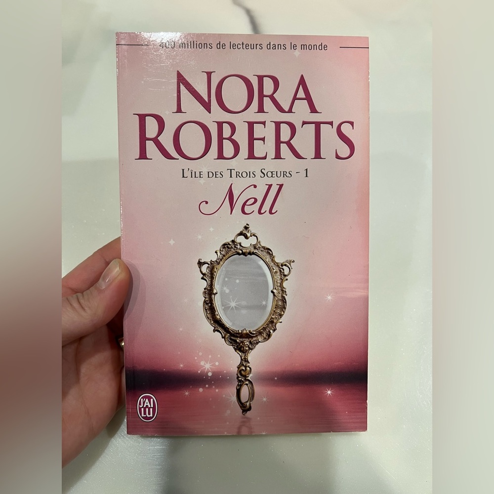 Book: Nora Roberts